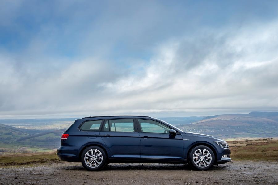  Volkswagen Passat Estate BlueMotion 2015 года  (UK) (фото 3 из 30)